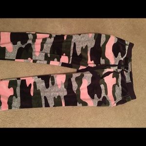 EUC! Softest PJ Pants! Simply Vera Vera Wang Pink Camo Pants